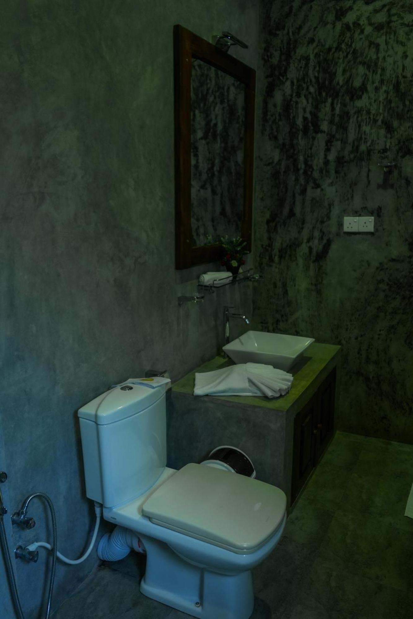 Hotel Athgira Uda Walawe Extérieur photo