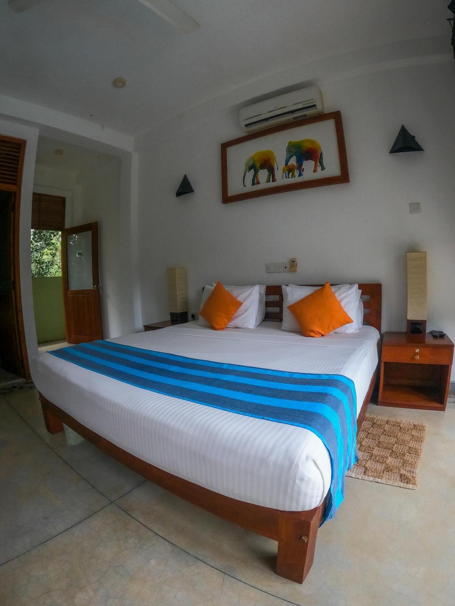 Hotel Athgira Uda Walawe Extérieur photo