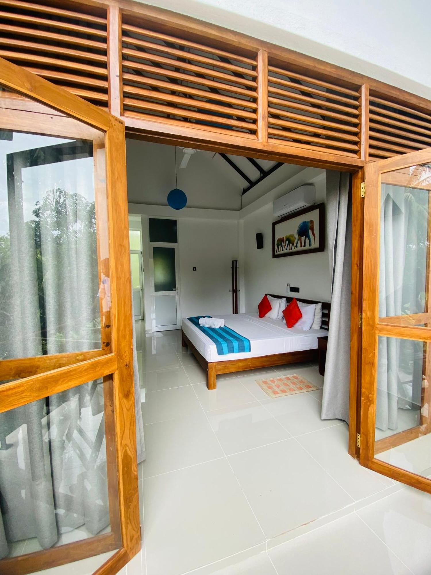 Hotel Athgira Uda Walawe Extérieur photo