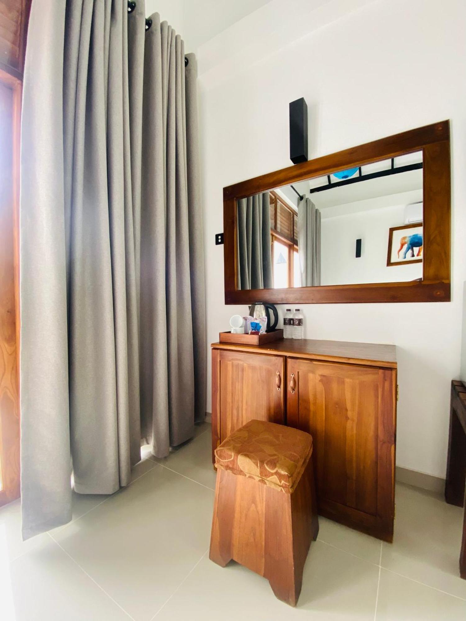 Hotel Athgira Uda Walawe Extérieur photo